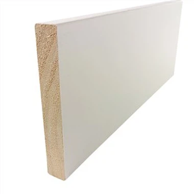 نافذة خشبية تكشف عن لوحة الكسوة